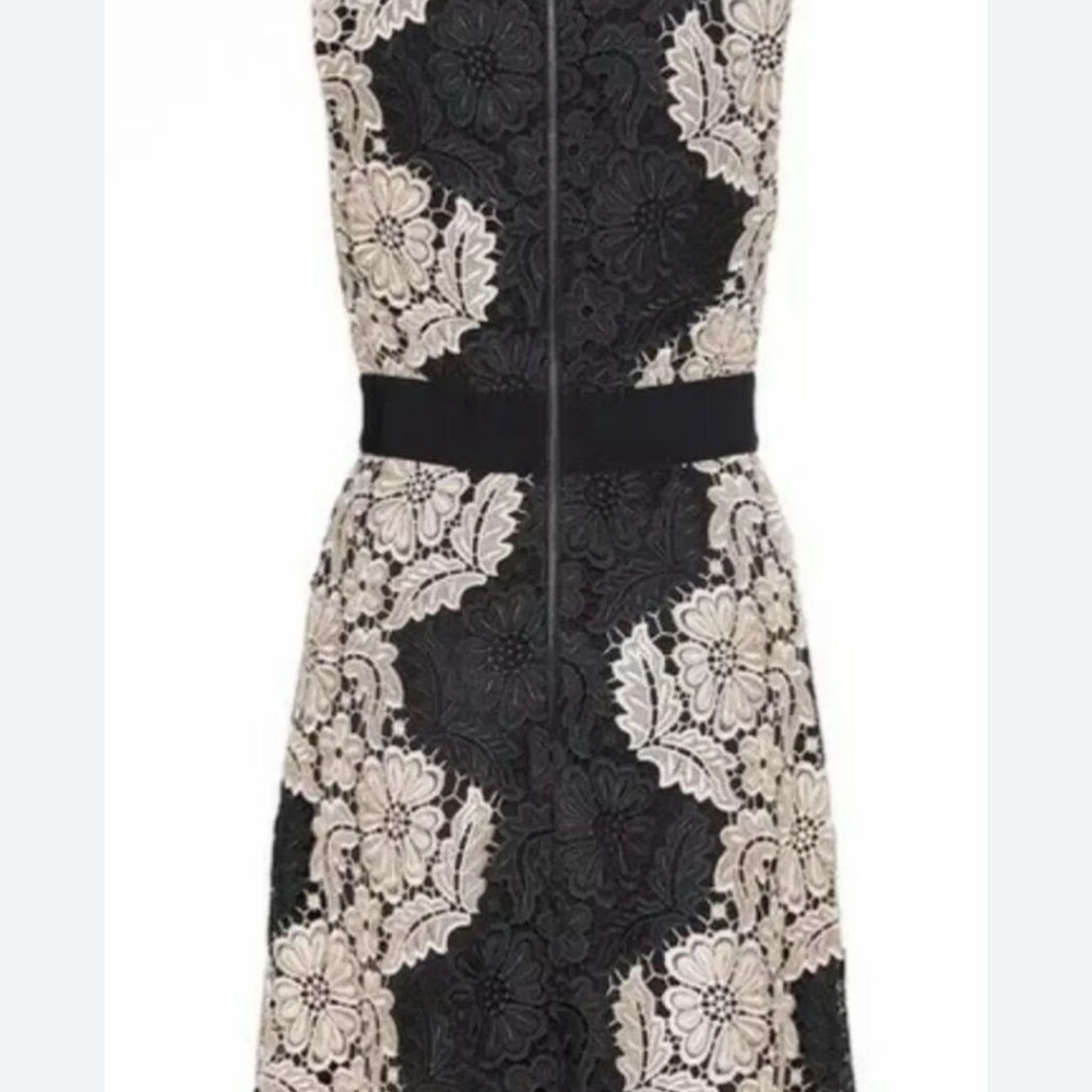 Alice & Olivia Patrice Aline dress size 6 looks great - Picture 3 of 4